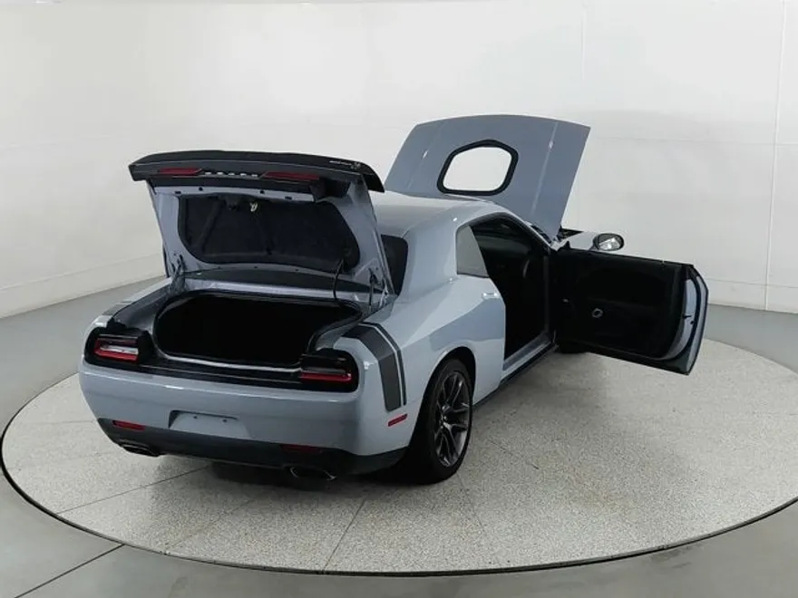 2022 Dodge Challenger R/T Scat Pack photo 18