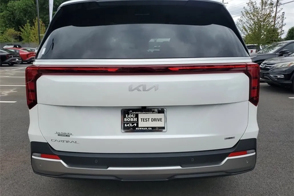 2026 Kia Carnival SX photo 1