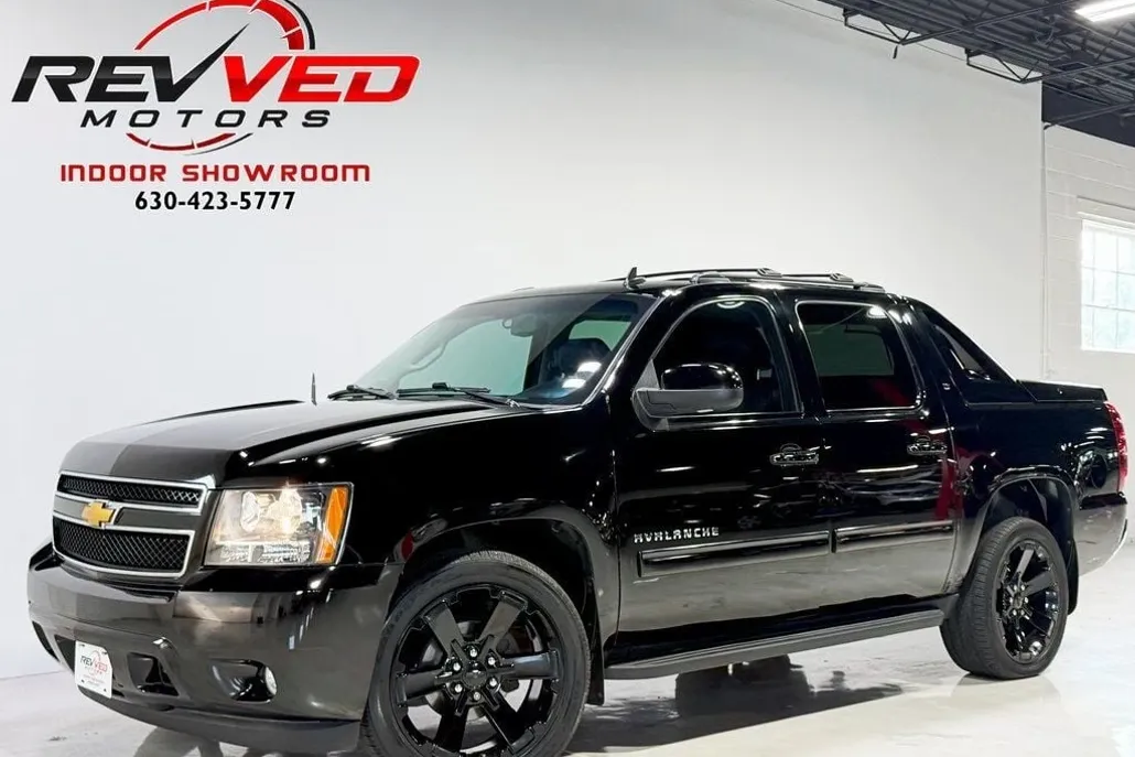 2012 Chevrolet Avalanche LT photo 1