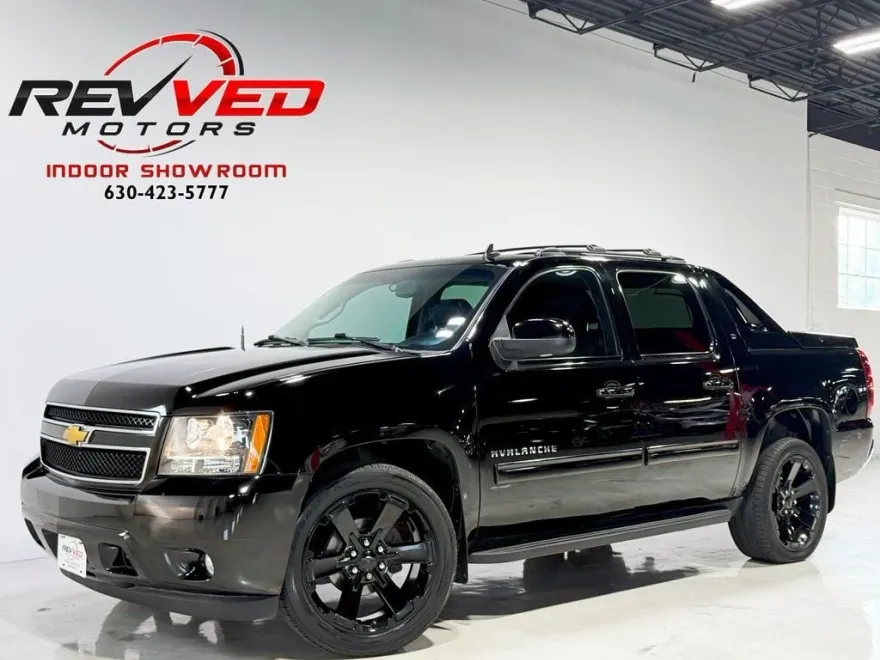 2012 Chevrolet Avalanche LT photo 1