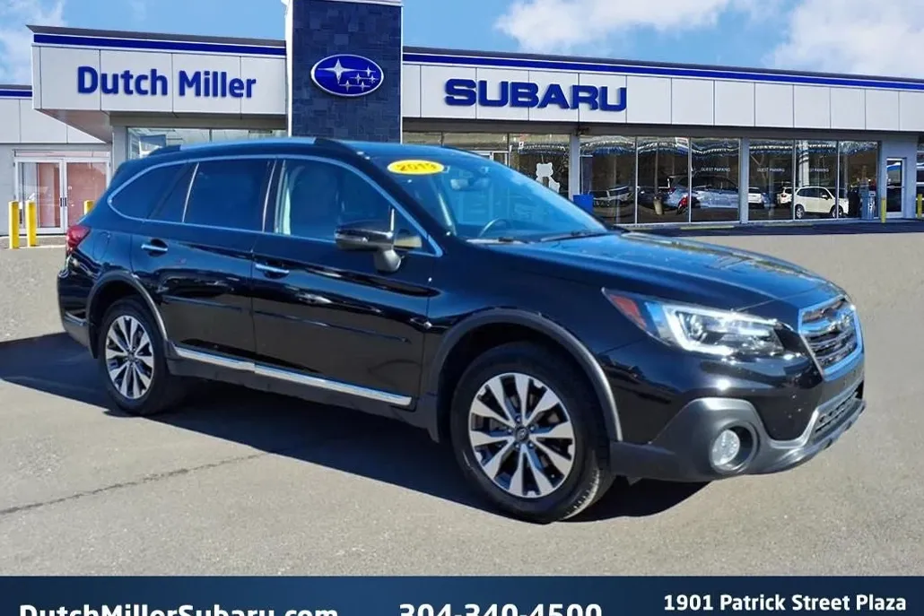 2019 Subaru Outback Touring photo 1