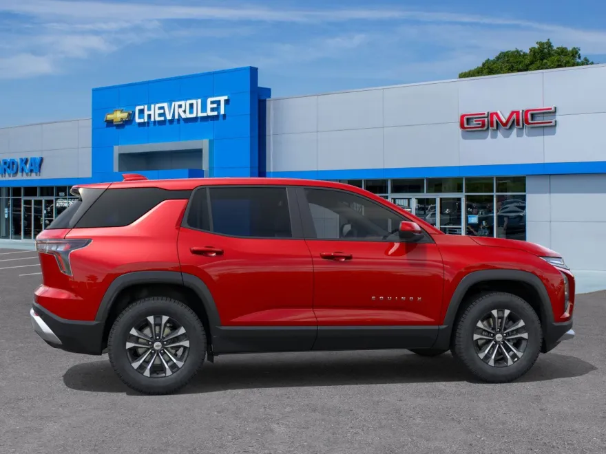 2025 Chevrolet Equinox LT photo 1