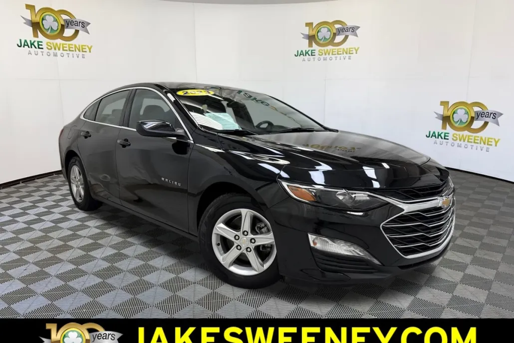 2023 Chevrolet Malibu 1LT photo 1