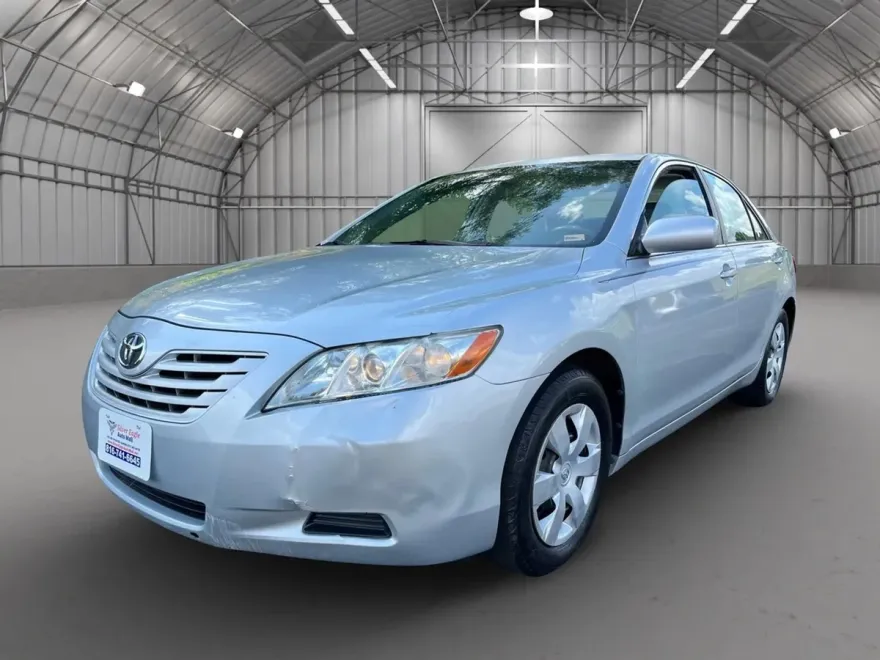 2007 Toyota Camry LE photo 1