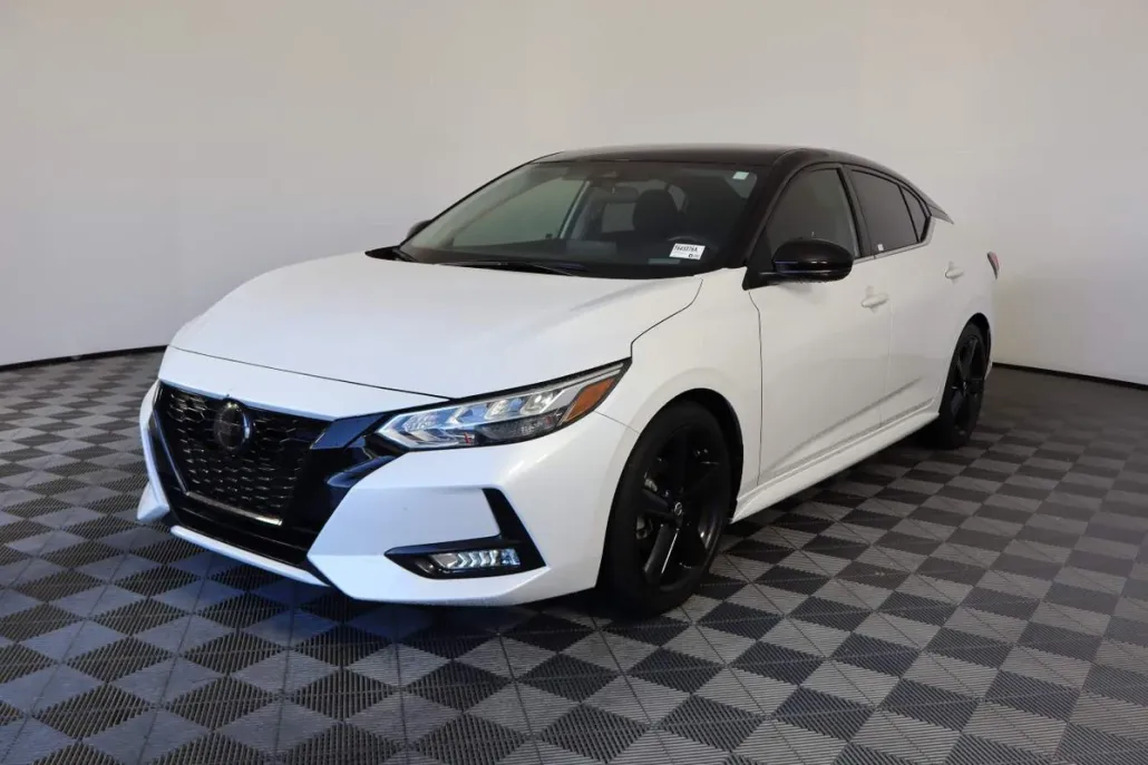2023 Nissan Sentra SR photo 1