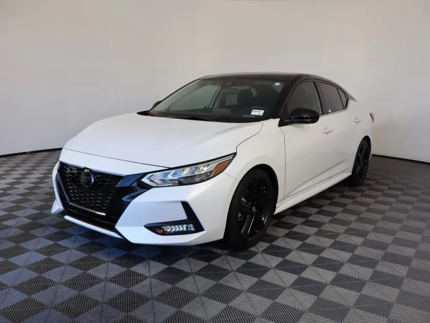 2023 Nissan Sentra SR photo 1