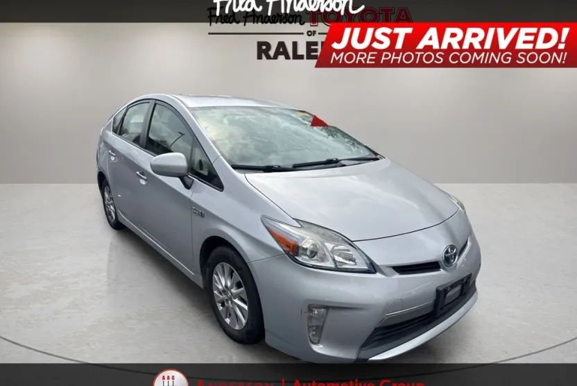 2015 Toyota Prius Plug-in Advanced photo 1