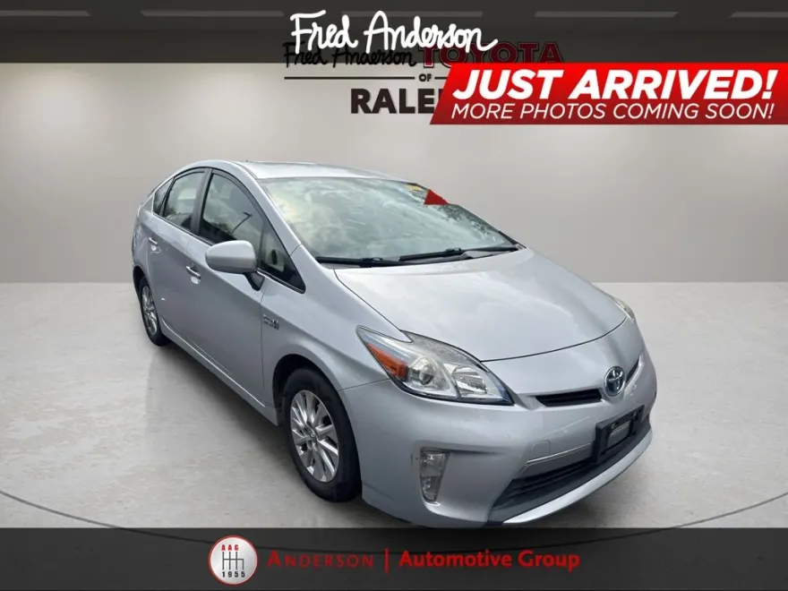2015 Toyota Prius Plug-in Advanced photo 1