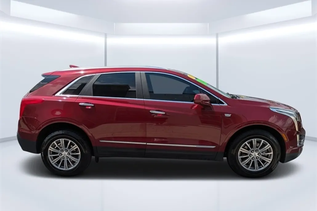 2017 Cadillac XT5 Luxury photo 1