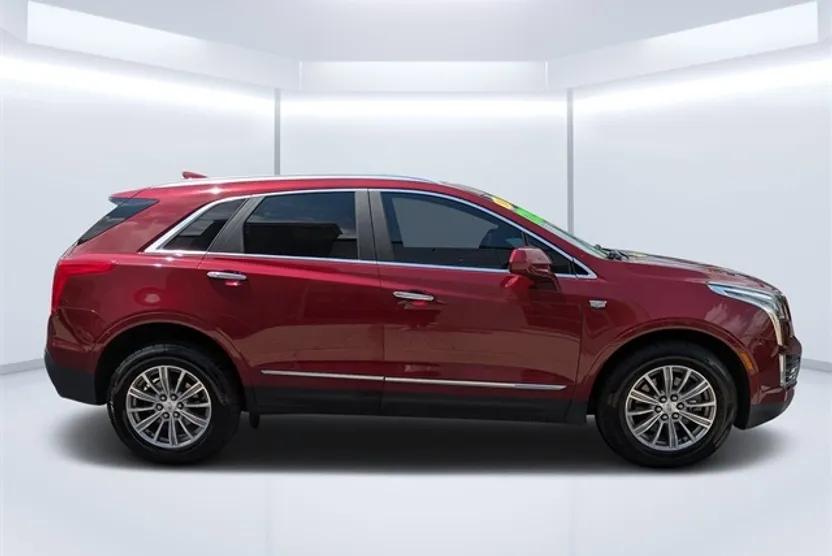 2017 Cadillac XT5 Luxury photo 1