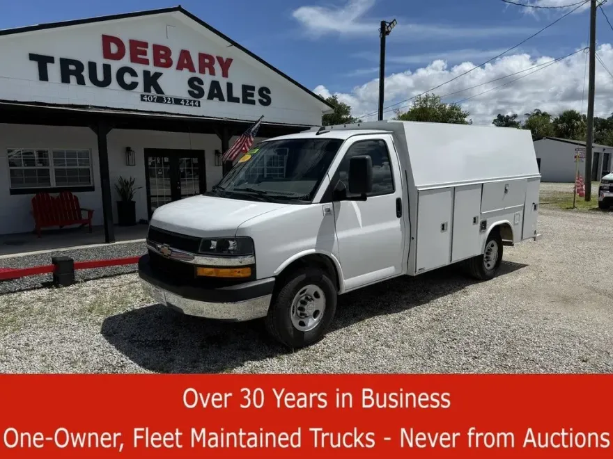 2021 Chevrolet Express 3500 Cutaway photo 1