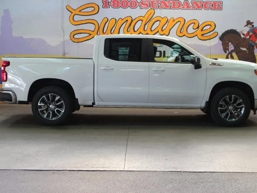 2026 Chevrolet Silverado 1500 LT photo 1