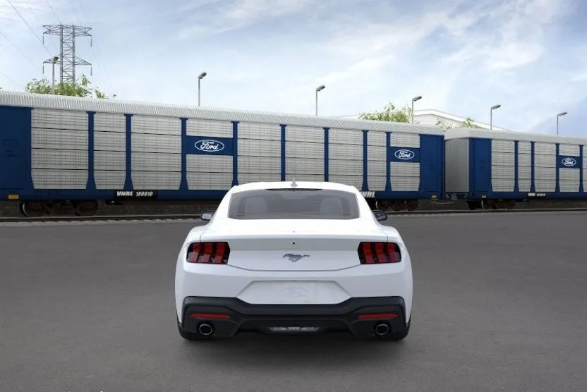 2025 Ford Mustang EcoBoost photo 1