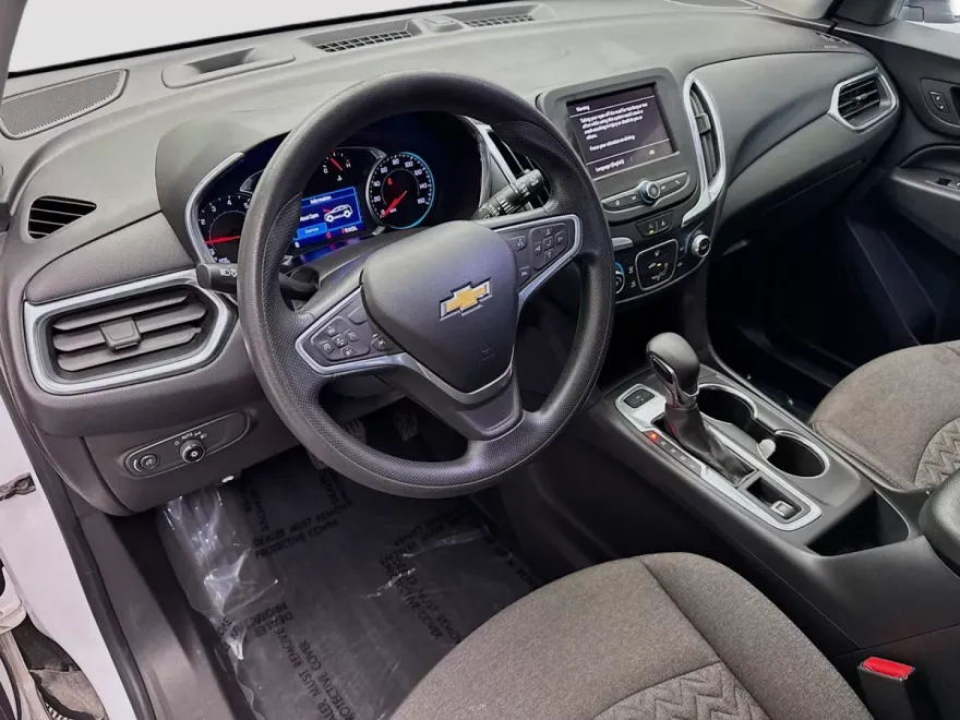 2022 Chevrolet Equinox LT photo 1