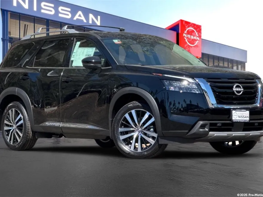 2025 Nissan Pathfinder Platinum photo 1