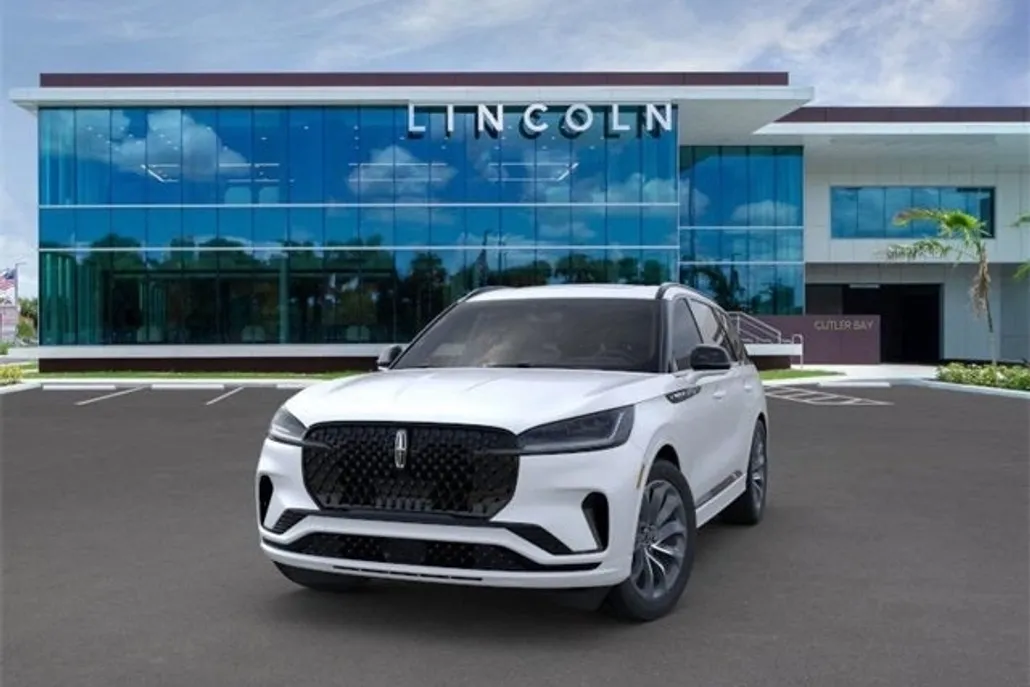 2025 Lincoln Aviator Premiere photo 1