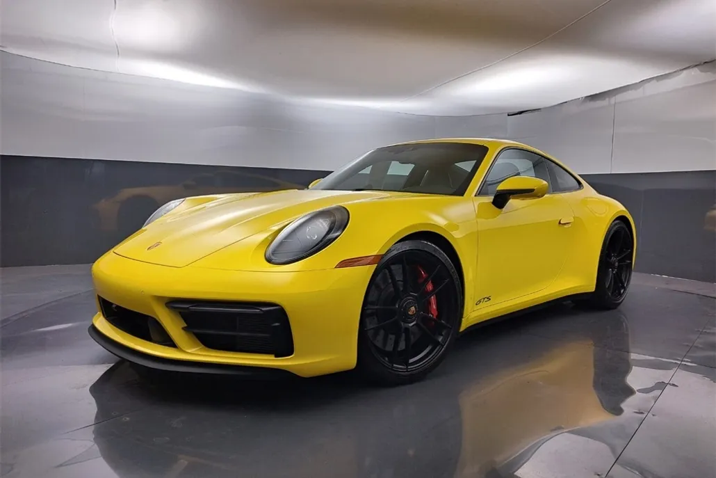 2022 Porsche 911 GTS photo 1
