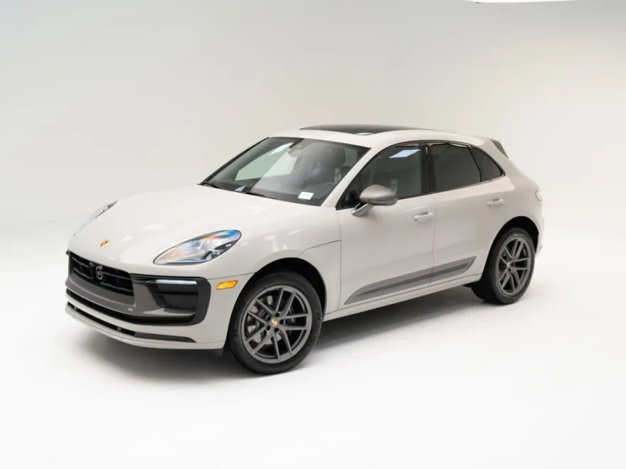 2025 Porsche Macan T photo 1