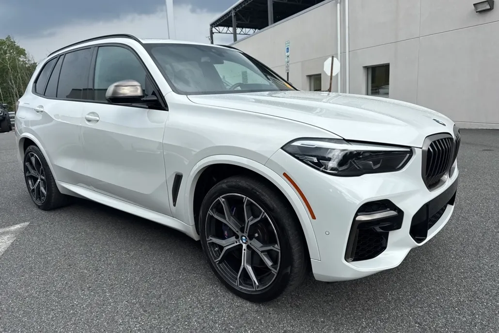 2022 Bmw X5 M50i photo 1