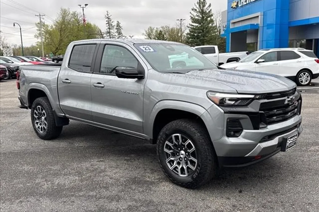 2023 Chevrolet Colorado Z71 photo 1
