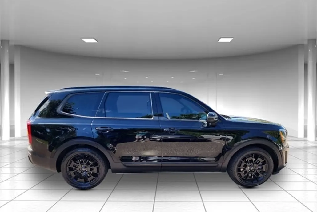 2022 Kia Telluride EX photo 1