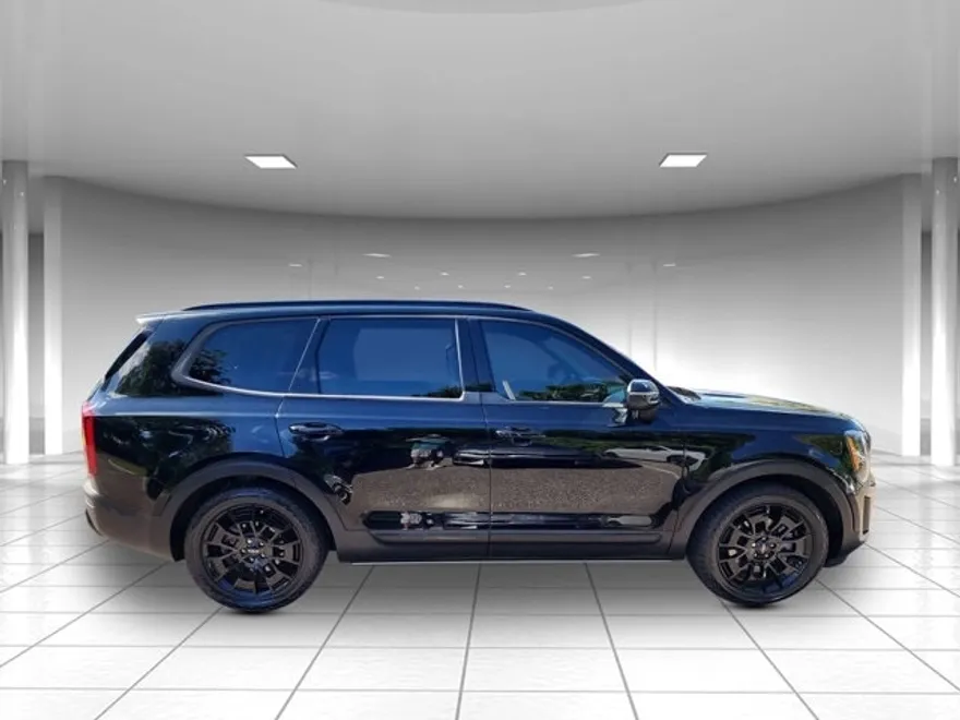 2022 Kia Telluride EX photo 1