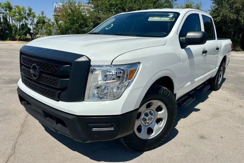 2023 Nissan Titan S photo 1