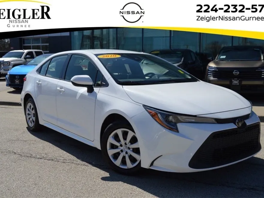 2020 Toyota Corolla LE photo 1