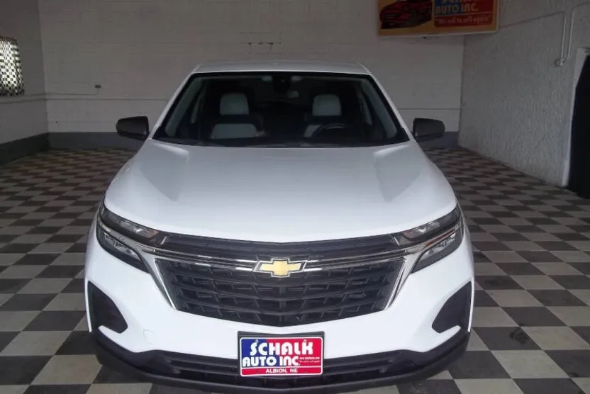 2024 Chevrolet Equinox LS photo 1