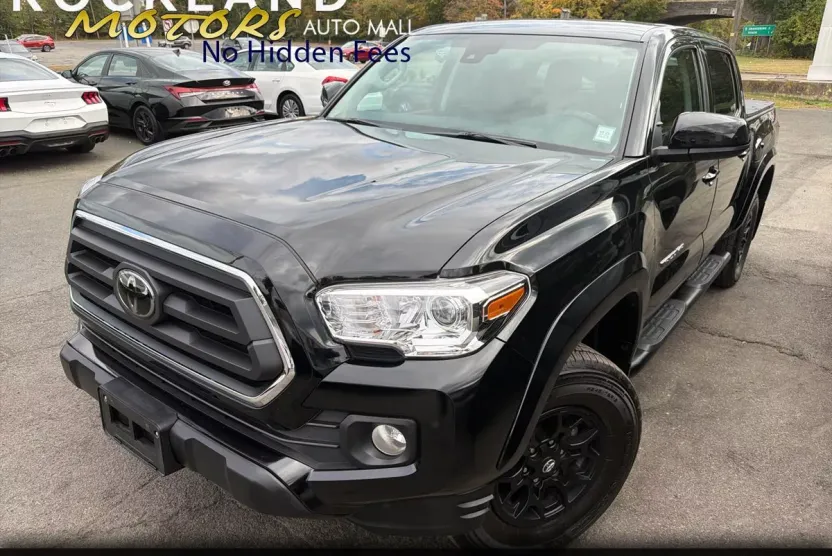 2022 Toyota Tacoma SR5 Double Cab photo 1