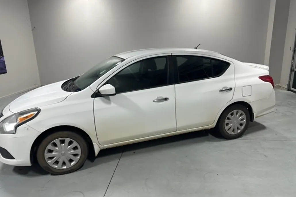 2016 Nissan Versa 1.6 SV photo 1