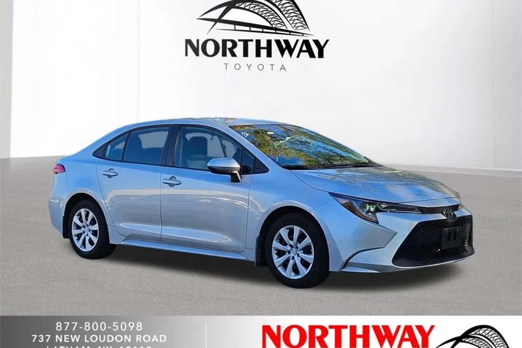 2020 Toyota Corolla LE photo 1