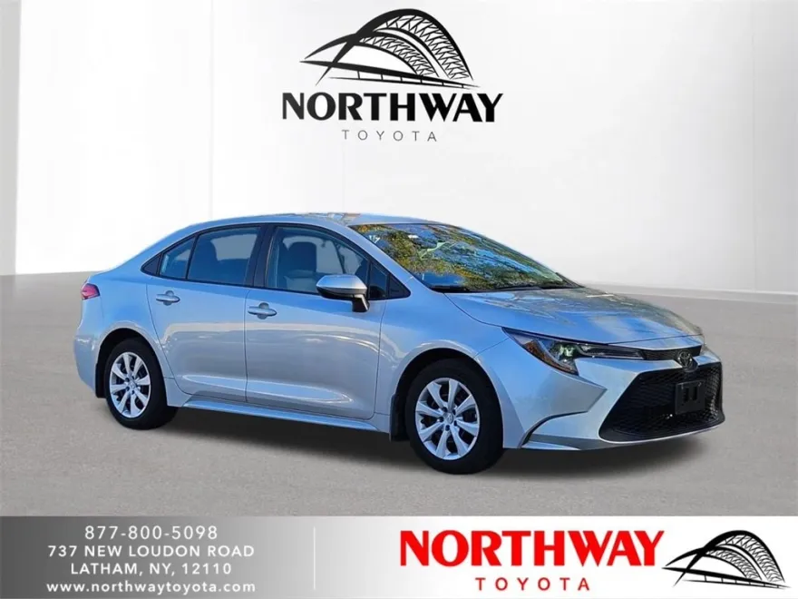 2020 Toyota Corolla LE photo 1