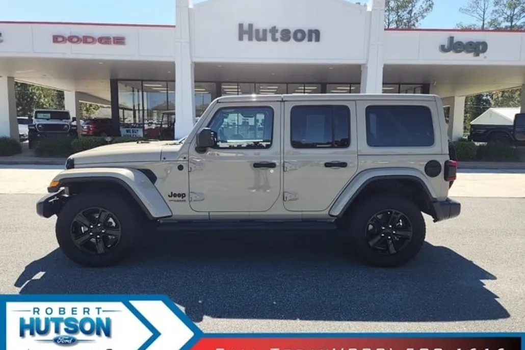 2022 Jeep Wrangler Unlimited Sahara Altitude photo 1