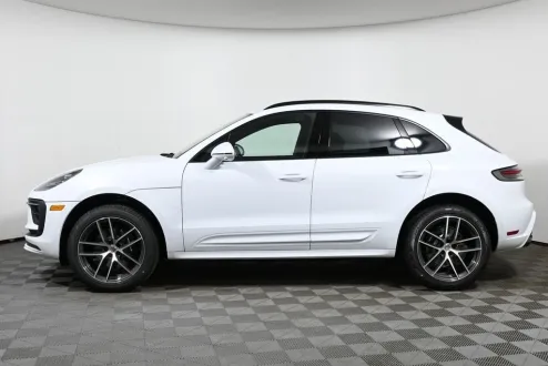 2024 Porsche Macan Base photo 2