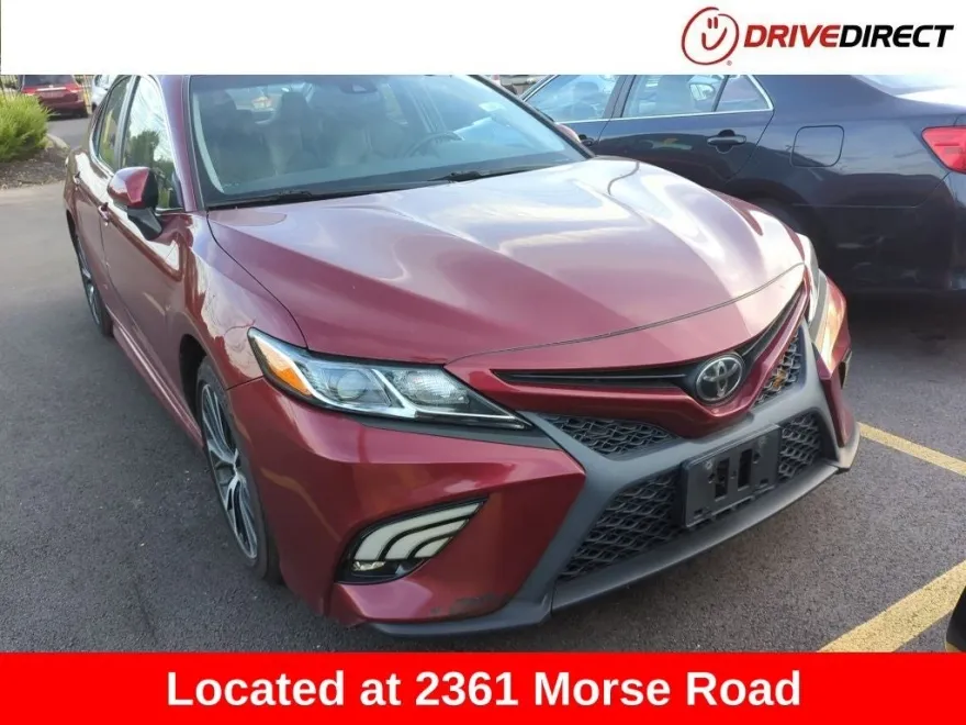 2018 Toyota Camry SE photo 1