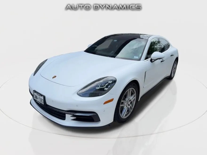 2018 Porsche Panamera Base photo 1