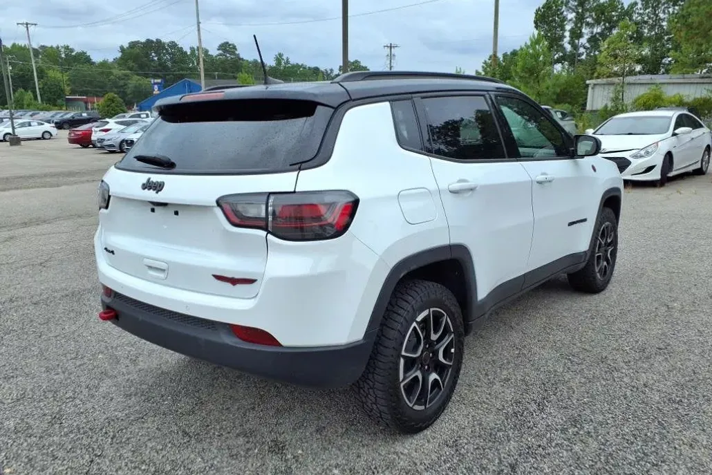 2025 Jeep Compass Trailhawk photo 1