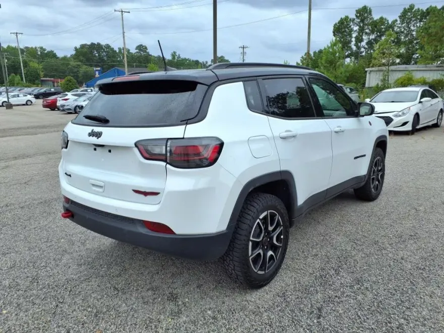 2025 Jeep Compass Trailhawk photo 1