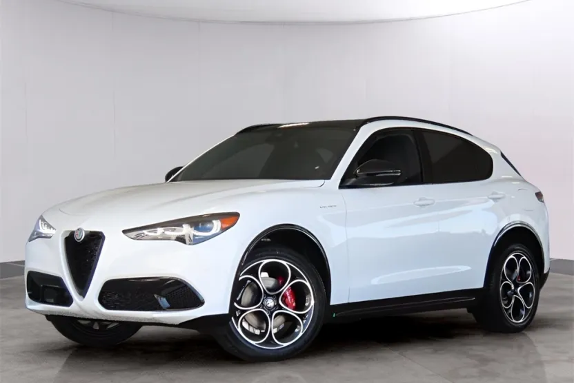 2025 Alfa Romeo Stelvio Sprint Base photo 1