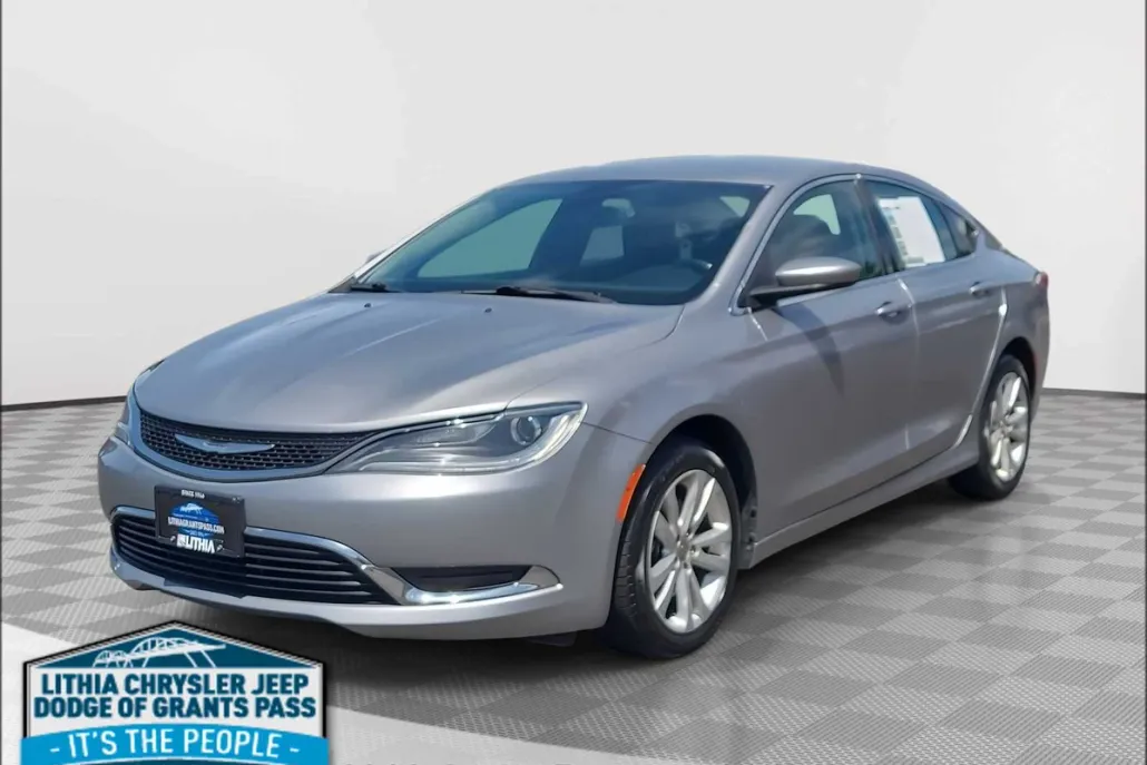 2015 Chrysler 200 Limited photo 1