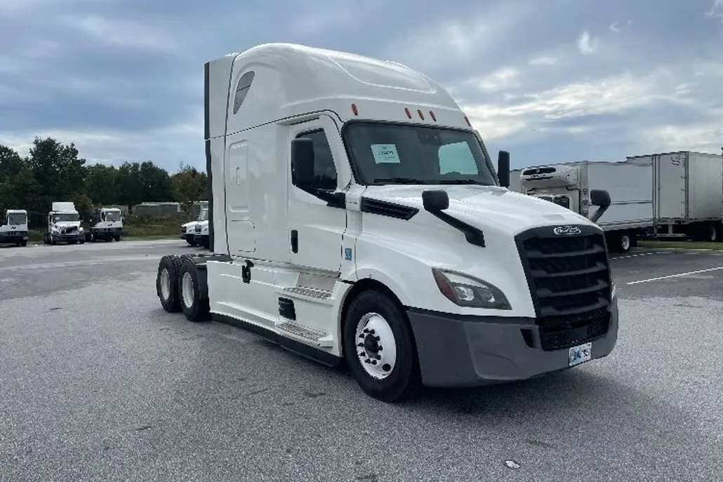2021 Freightliner Cascadia 126" Sleeper Cab photo 1