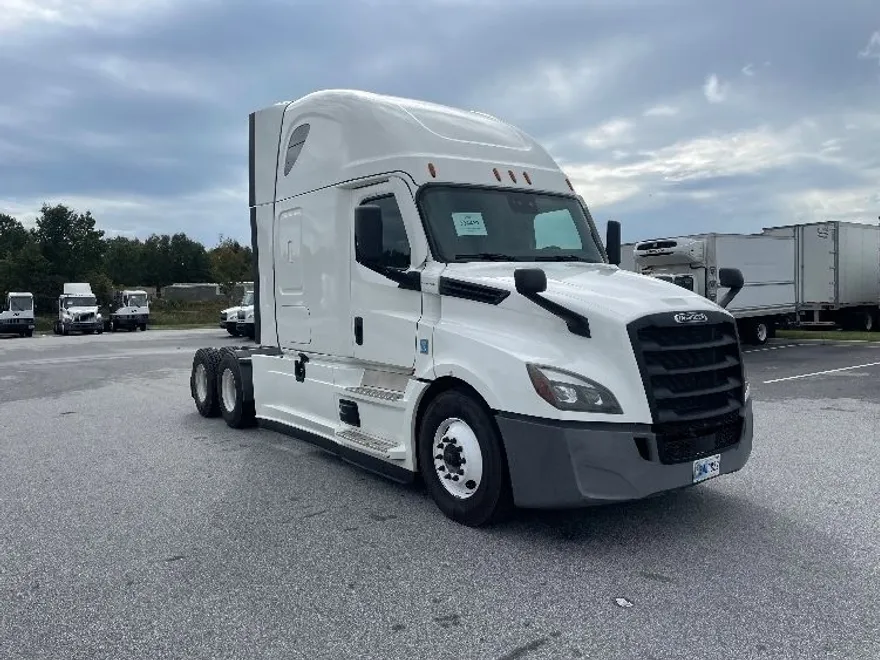 2021 Freightliner Cascadia 126" Sleeper Cab photo 1
