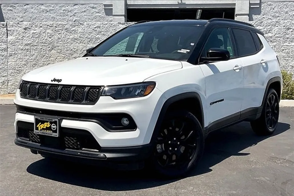 2023 Jeep Compass Altitude photo 1