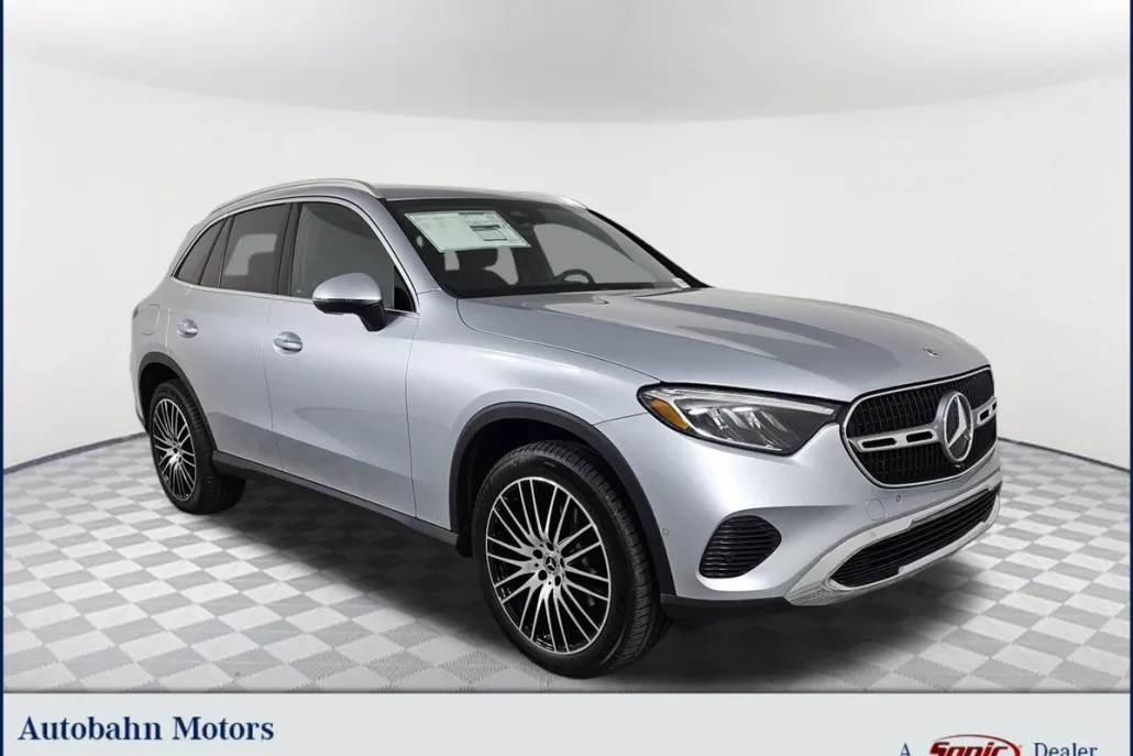 2025 Mercedes Benz GLC 300 photo 1
