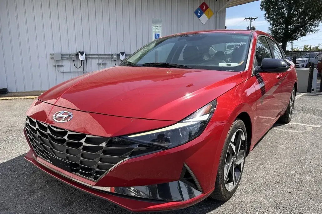 2023 Hyundai Elantra Limited photo 1