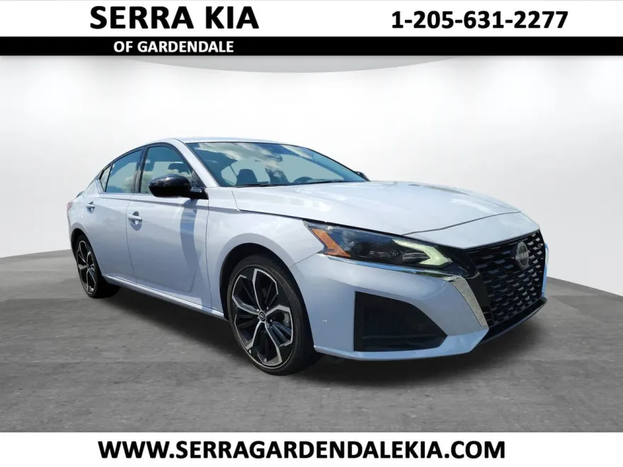 2024 Nissan Altima 2.5 SR photo 1