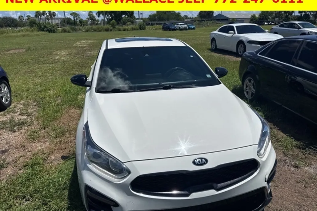 2021 Kia Forte GT-Line photo 1