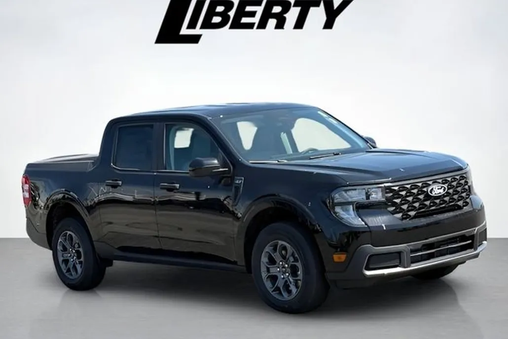 2025 Ford Maverick XLT photo 1