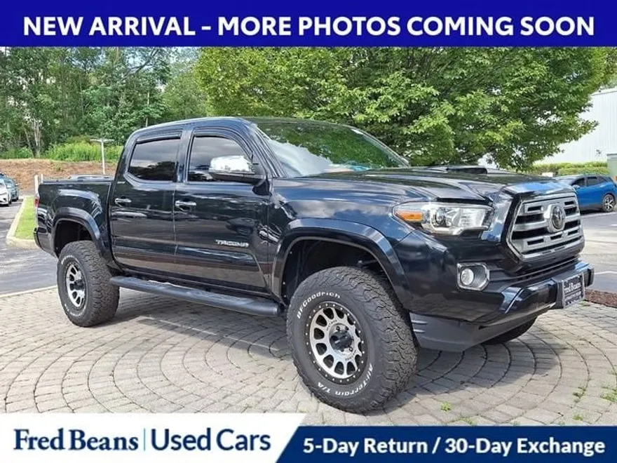 2018 Toyota Tacoma Limited V6 photo 1